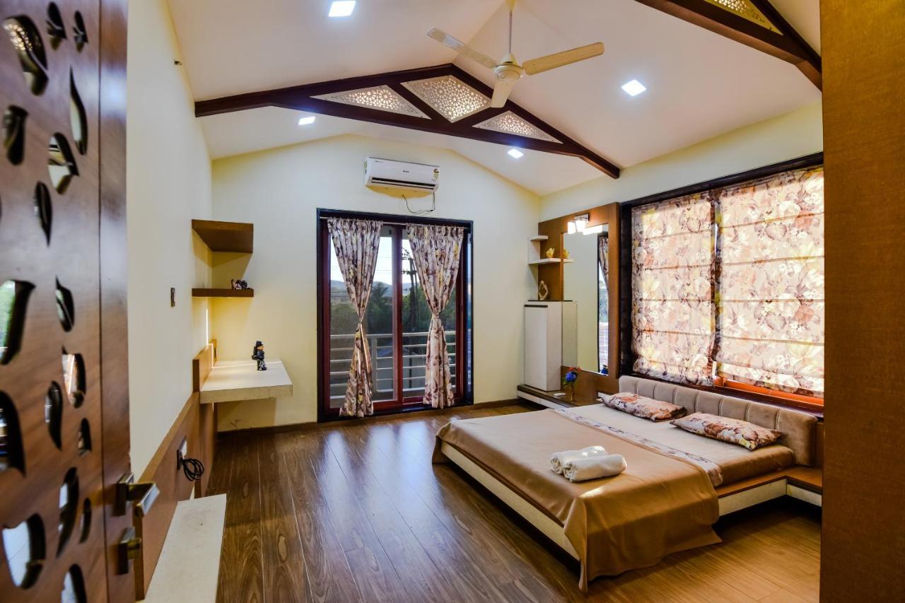 Lifeline Villas - Luxurious Taraangan 4 Mountain View Villa With Biggest Pool And Huge Open Area Lonavla Zewnętrze zdjęcie
