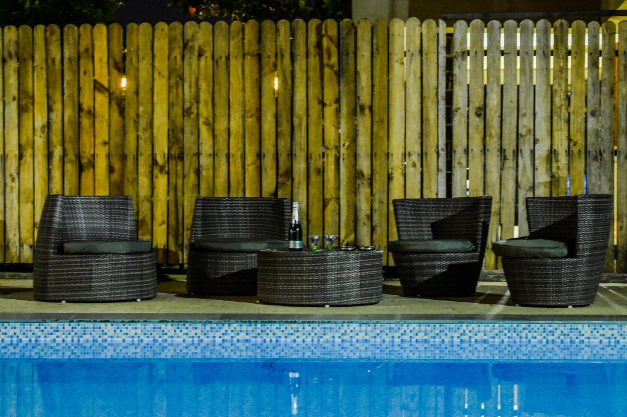 Lifeline Villas - Luxurious Taraangan 4 Mountain View Villa With Biggest Pool And Huge Open Area Lonavla Zewnętrze zdjęcie